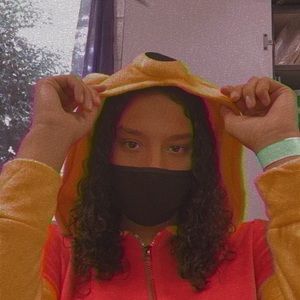 Meet your Posher, Malia